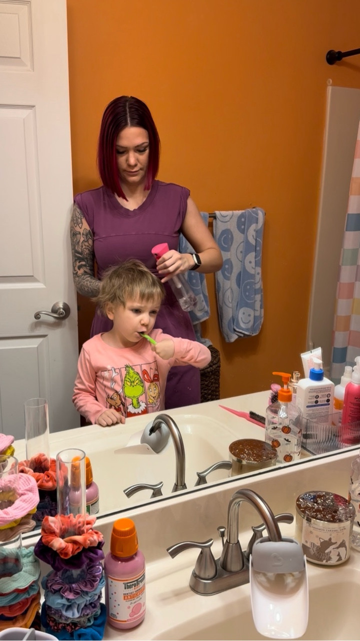 Happy Monday ❤️ 
#mondaymorning #morningroutine #diml #morningvlog #momlife 

#LTKgrwm #LTKmomlife #LTKdayinmylife