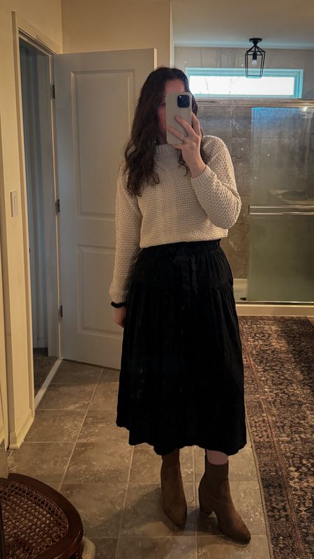 Linen skirt, chunky knit sweater 
