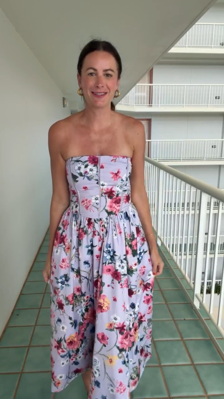 My floral dress is gorgeous and on sale! 20% off plus code SPRINGAF takes off another 15%!! Perfect for any event this spring!! Wearing an xs tall! 

#LTKTall #LTKSaleAlert #LTKootd