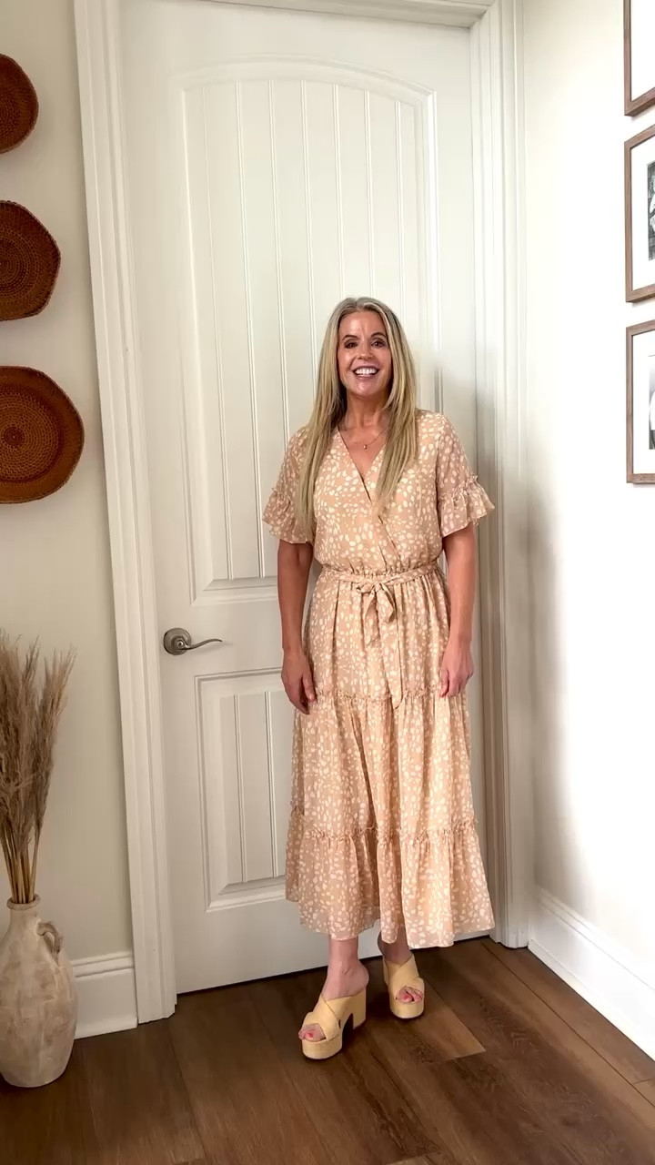 Possible Easter dress this year?? 👀 

Bought a medium, but it’s a bit bigger than I’d like, so I’ll be exchanging it for a small. 

Loving the pattern! Perfect for spring & summer. 

#LTKmidsize #LTKSeasonal