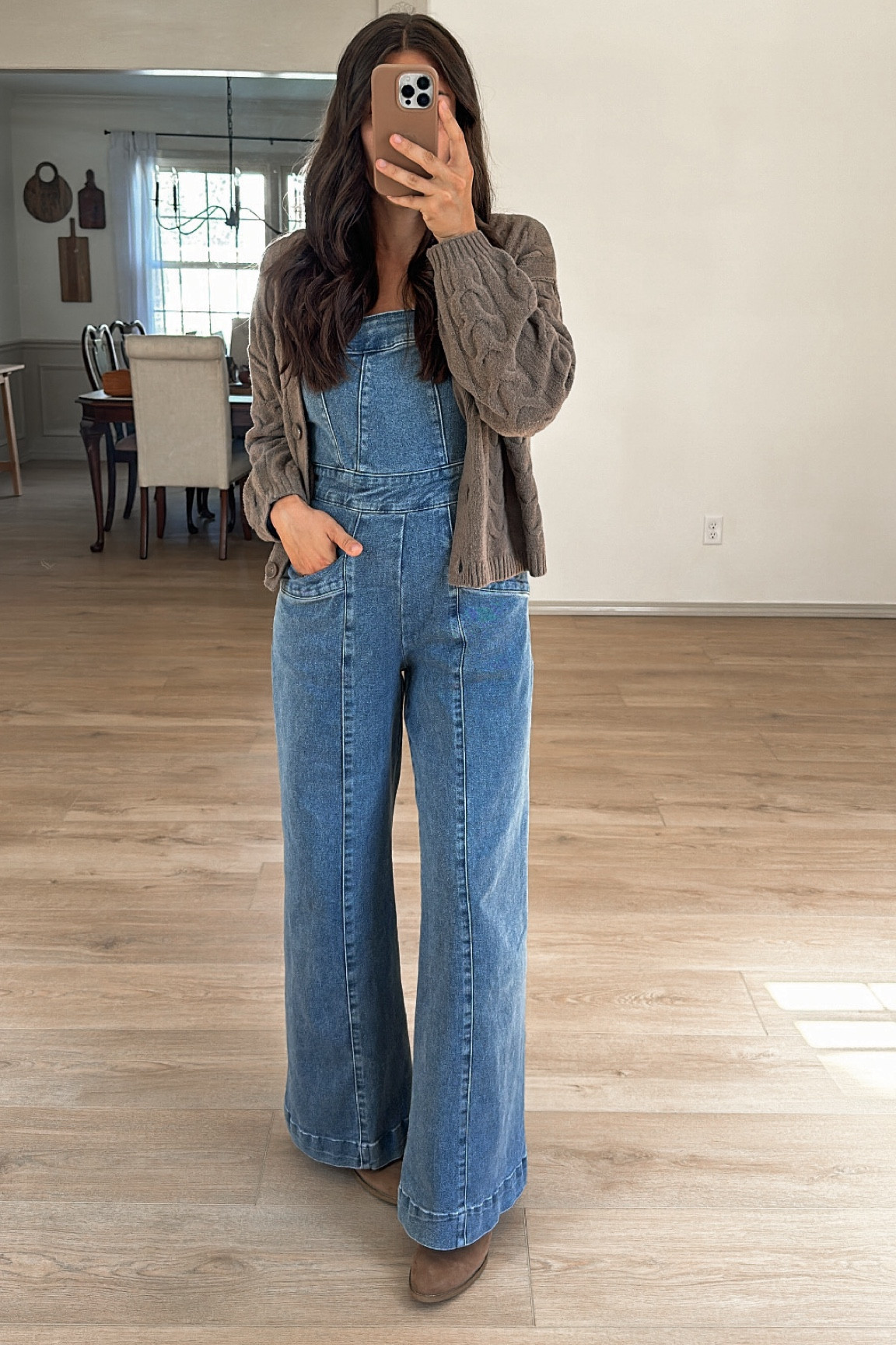 Transitioning to fall with this jumpsuitt

#LTKFallSale #LTKVideo #LTKSeasonal