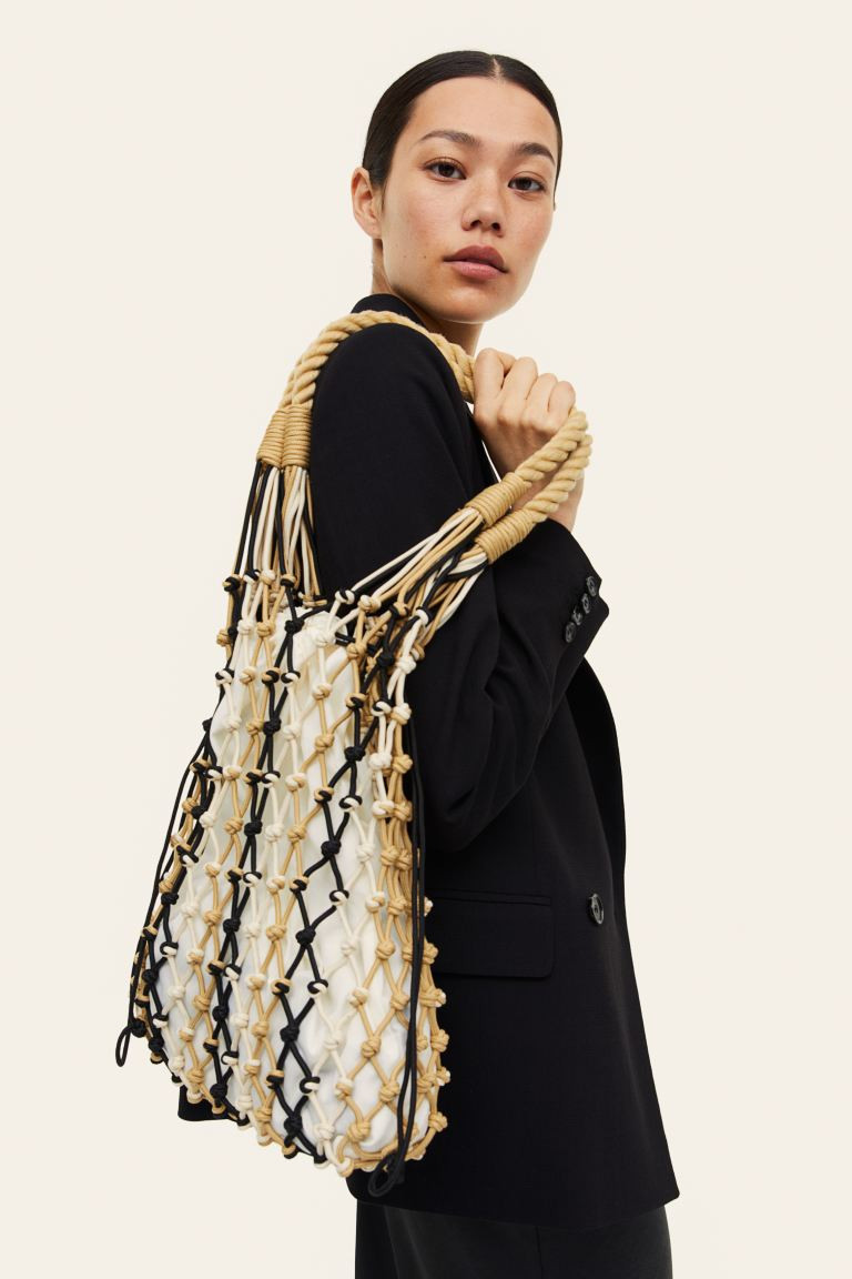 String pouch bag | H&M (UK, MY, IN, SG, PH, TW, HK)