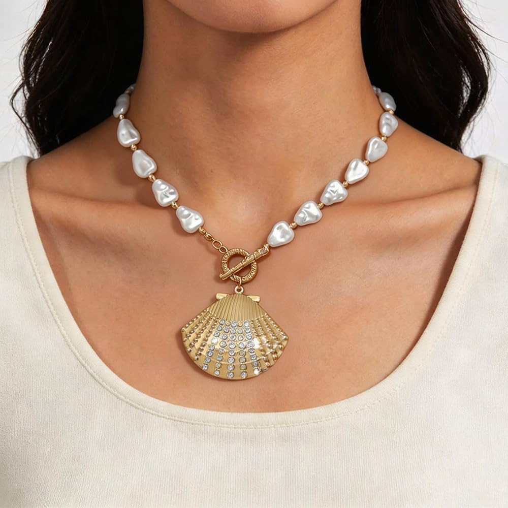 Chunky Gold Starfish Necklace for Women Big Gold Starfish Shell Pendant Necklace Dainty Baroque P... | Amazon (UK)