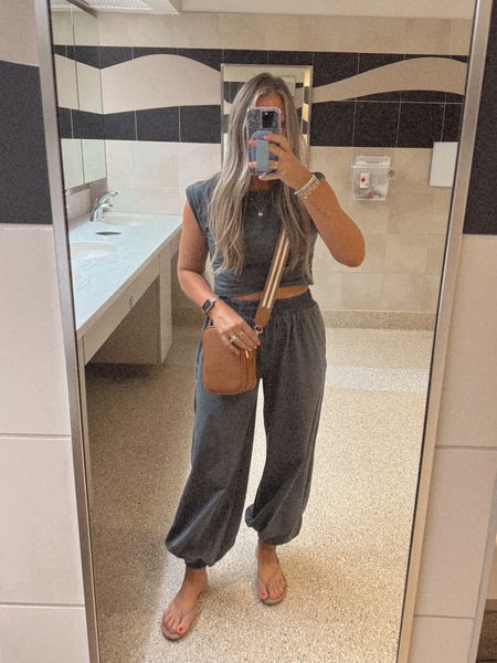 Todays travel outfit! I’m in LOVE with this Amazon set. Really flattering and WOW - soooo stretchy and soft. Highly recommend! I’m in my true small //

Airport outfit
Travel outfit
Matching set
Summer set
Amazon set 
