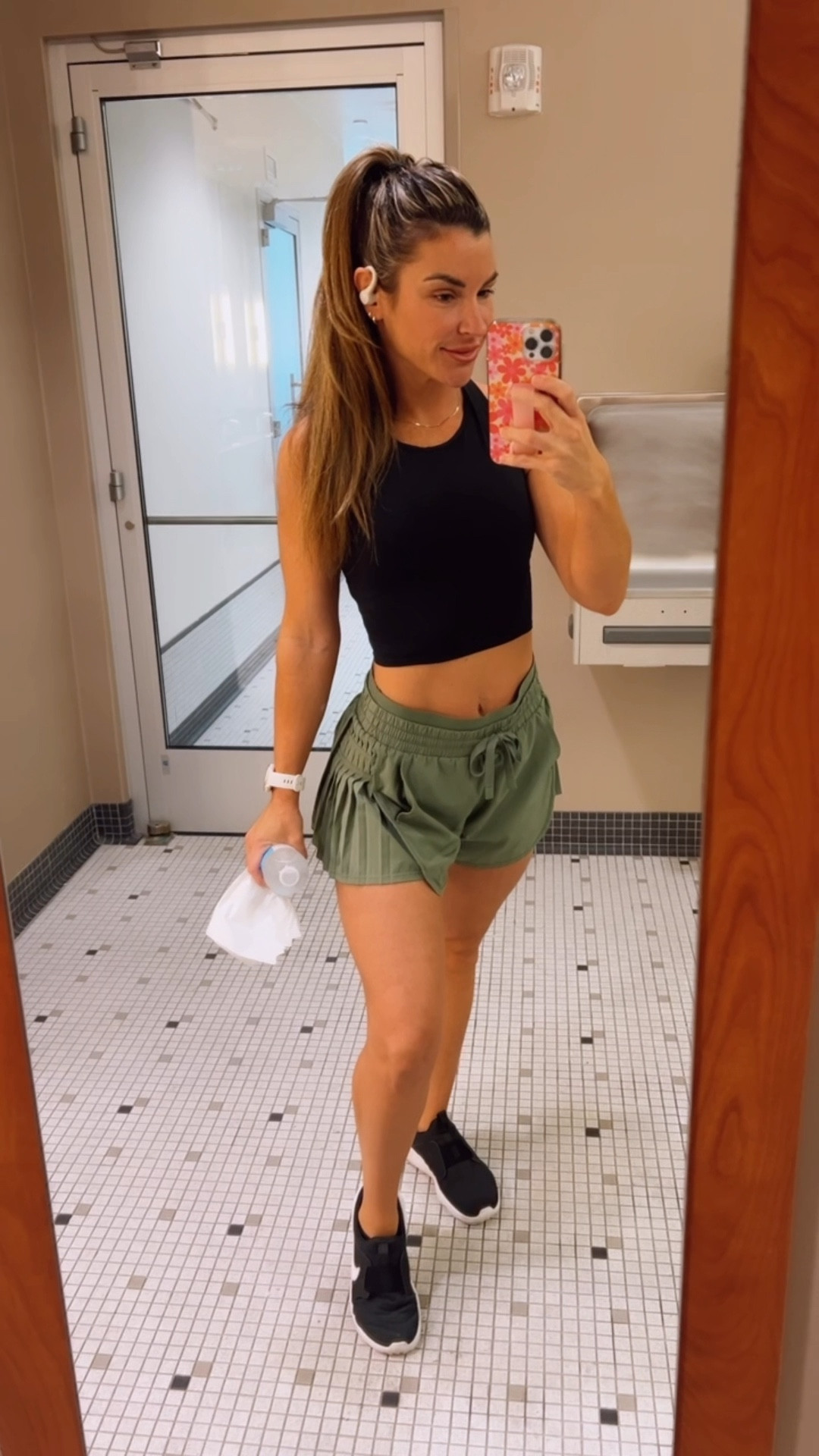 Workout details! Not the exact shorts bc unfortunately they are sold out but almost identical and for less!! 

#LTKActive #LTKSaleAlert #LTKStyleTip