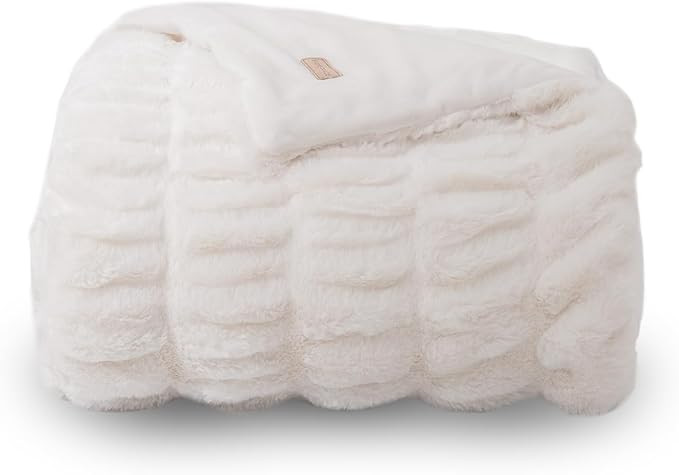 EVERGRACE Luxurious Soft Faux Rabbit Fur Throw Blanket, Cozy Fuzzy Plush Warm Throws for Couch Be... | Amazon (US)
