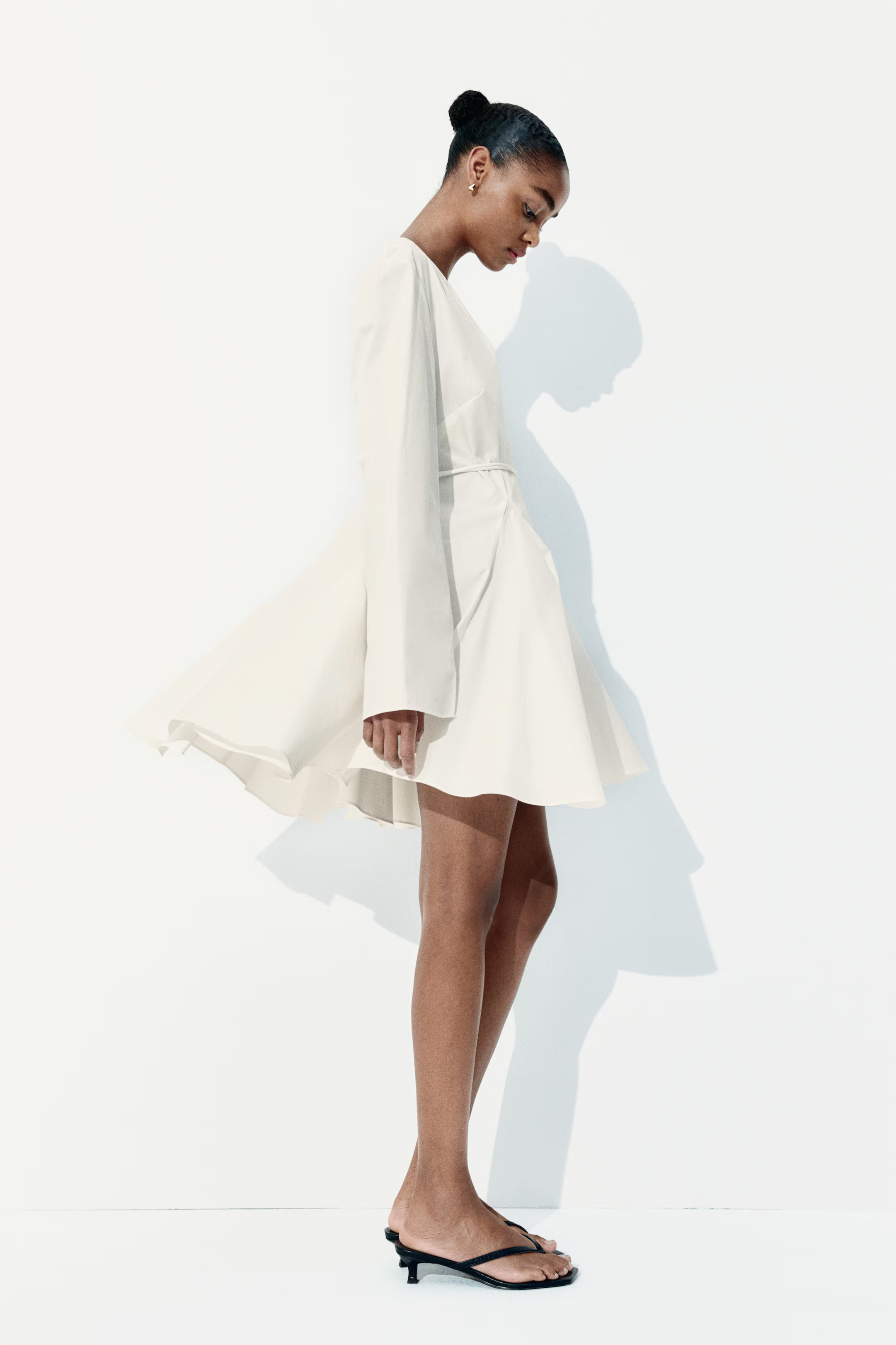 Flared-skirt dress | H&M (UK, MY, IN, SG, PH, TW, HK)