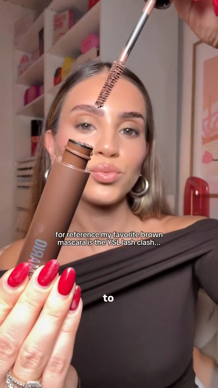 just being brutally honest, but what do you all think?! @makeupbymario 🤎

testing out the brand new make up by Mario master mascara in the brown shade. As a brown mascara connoisseur, I am really picky, and will always be comparing the color payoff to @yslbeauty lash clash. The formula of this is great, I’m undecided about the brown-ness of the pigment. 

#brownmascara #honestmakeupreview #makeupreview #newmakeup #newmakeuplaunch #makeupbymario