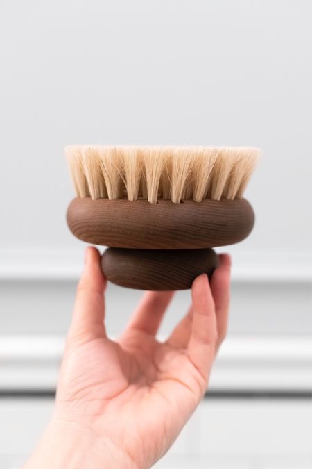 Sculptural brushes for using and styling… 

#decor #bath #kitchen #laundry #brush 

#LTKhome