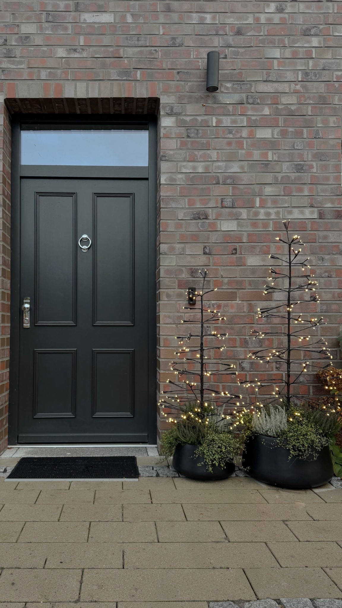 Der 1,50 m hohe LED-Tannenbaum von Action ist ein echtes Multitalent – perfekt für Indoor und Outdoor Deko.

Egal wo er steht – dieser LED-Baum ist ein wunderschönes Highlight für die Adventszeit. 🤍✨

#LTKhome #LTKwinter #LTKdeutschland