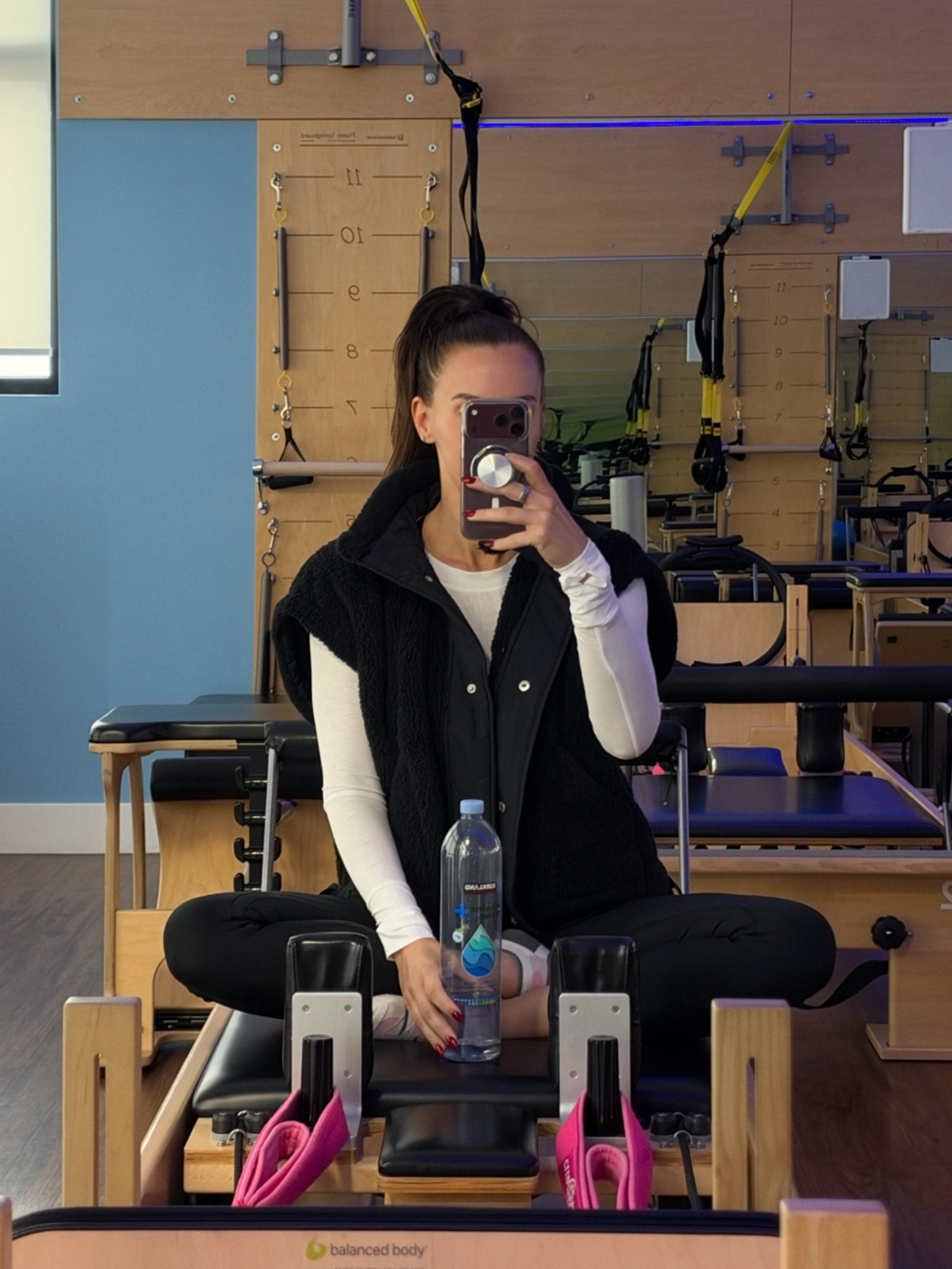 Pilates #ootd

Long sleeve: S
Vest: XS (v oversized)
Leggings: S