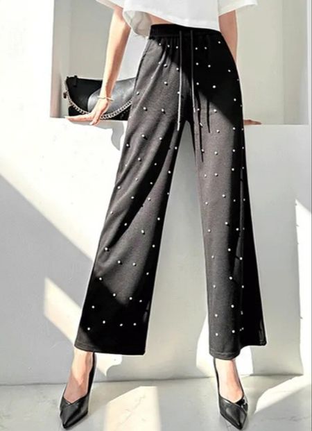 Black trousers for petite women

#LTKfindsunder50 #LTKstyletip
