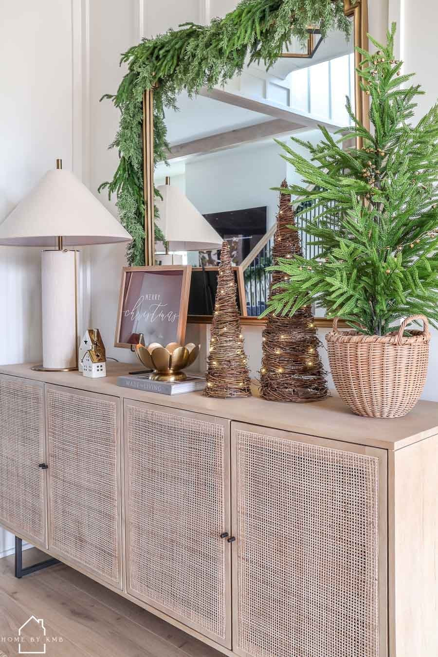 Christmas console table decor

#LTKHoliday #LTKHome #LTKSeasonal