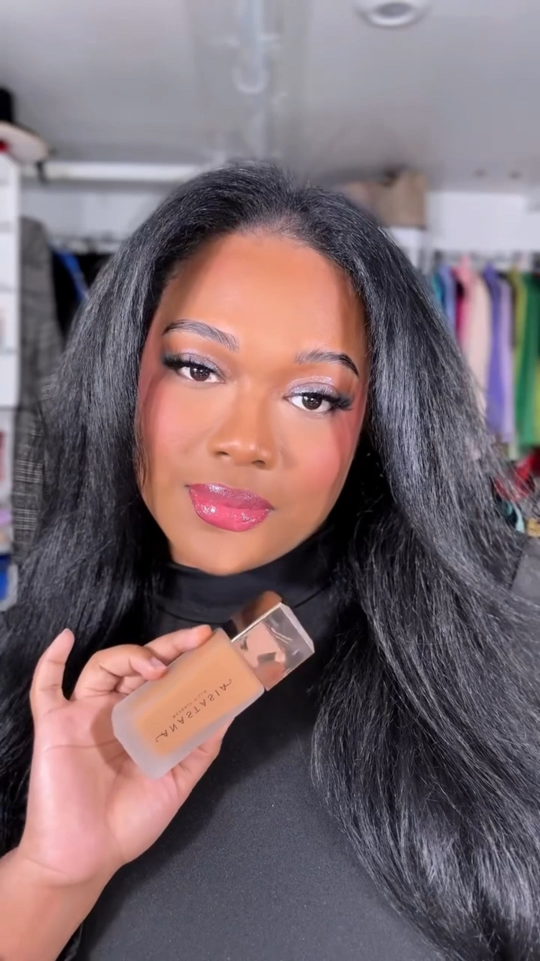 I had high expectations for this foundation, and overall it delivers, but not perfectly. 
The finish is soft matte with a natural skin like  look, which i love because it doenst feel heavy or cakey. It blends easily and give a medium to full coverage, so you can built it depending on how much you apply. It definitely smooths out the skin and looks polish on camara. 

Now, heres the real part most people wont say, if you skin isnt prepped properly, this foundation will expose that instantly. Dry patches? It'll show them. If you have texture everything . 

Longevity is solid it holds up for hours without breaking apart. 

Overall this foundation looks expensive on the skin if you know how to work with it. 

@influenster @anastasiabeverlyhills #complimentary #impeccablefoundation