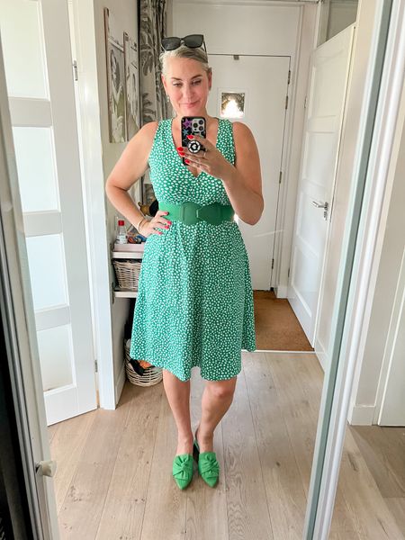Outfits of the week

A warm Saturday so I opted for a green, ditsy print summer dress specifically made for tall girls. I paired it with an elastic belt and comfortable pointy toe green Vivaia sandals. 



#LTKstyletip #LTKeurope #LTKcurves