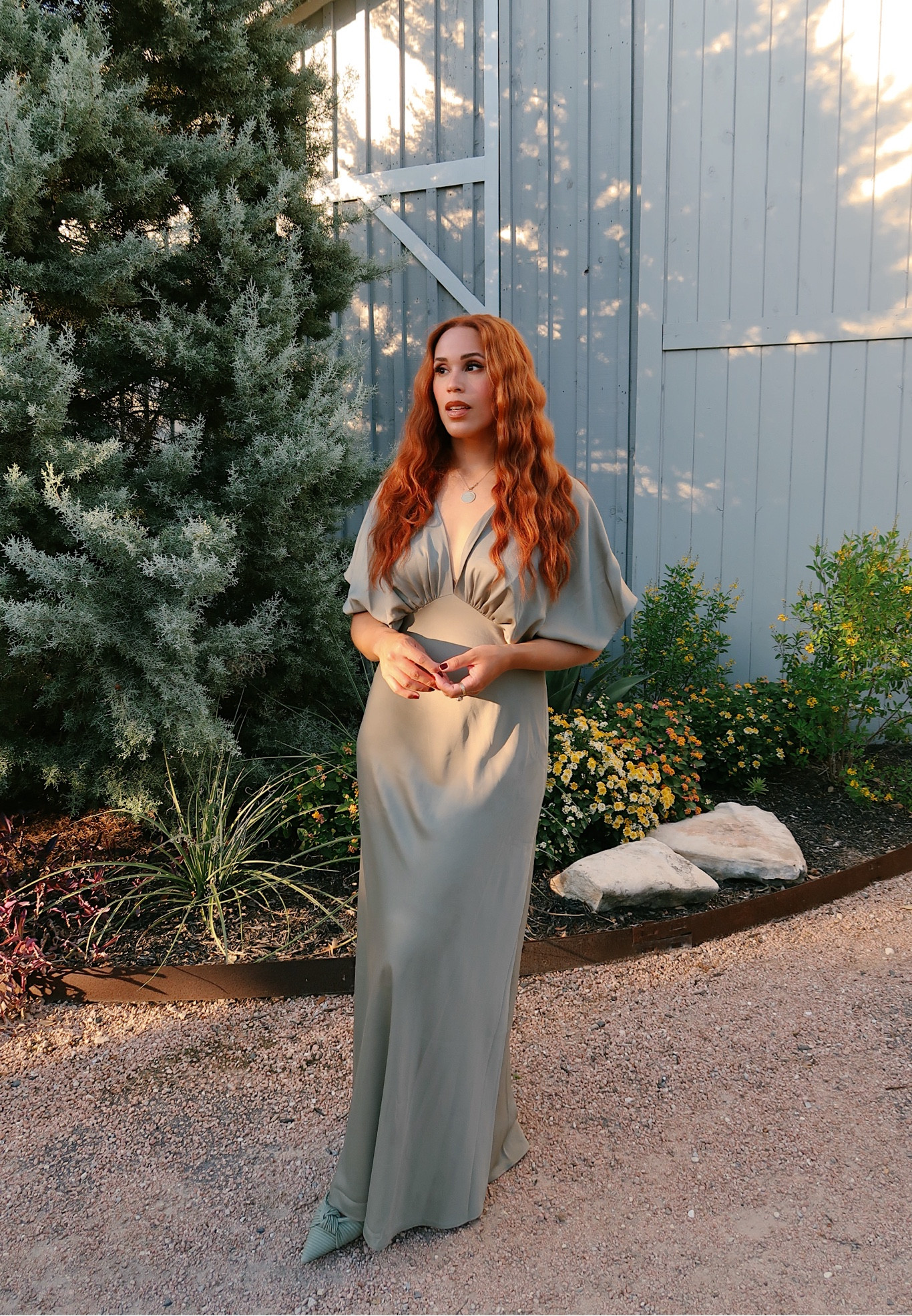 Borrowed my sister’s dress and beach waver for the dream duo today. I don’t think I’ve ever had more compliments on my hair and I’ve never had curls stay better. 10/10 will be buying this. 

Wavy hair
Hair style
Chic hair
Beach hair
Dress
Wedding guest
Wedding dress 
Fall style
Formal style
Formal outfit 
Bridesmaid 

#LTKWedding