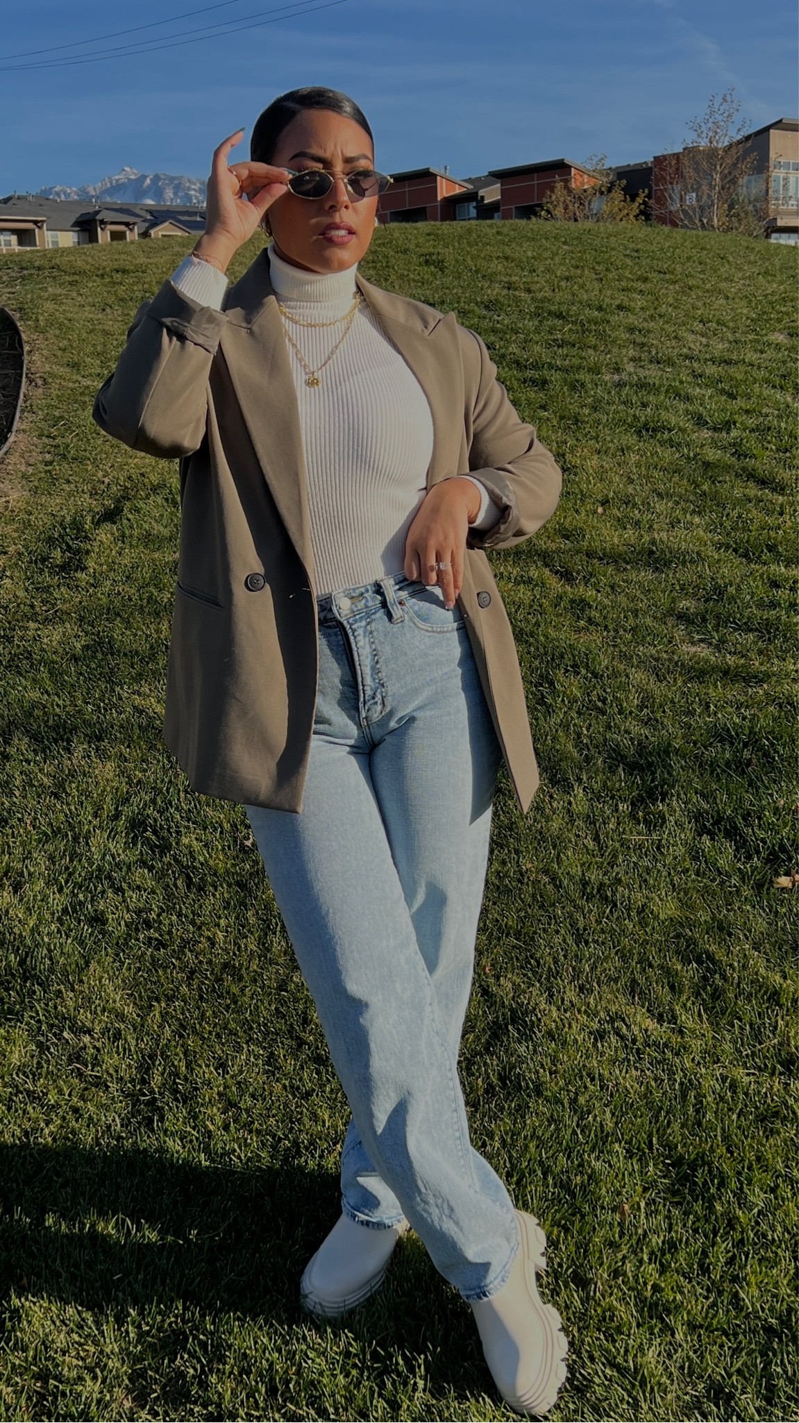 Sunday OOTD

• Blazer- Zara (couldn’t find the exact color but the one I tagged is the same style)
•Sun glasses- Shein (couldn’t find the exact ones but linked a similar ones)
• Jeans- Old Navy 
• Turtle Neck- Shein
•Amazon (linked on my Amazon storefront)
         -Boots
         -Jewelry 