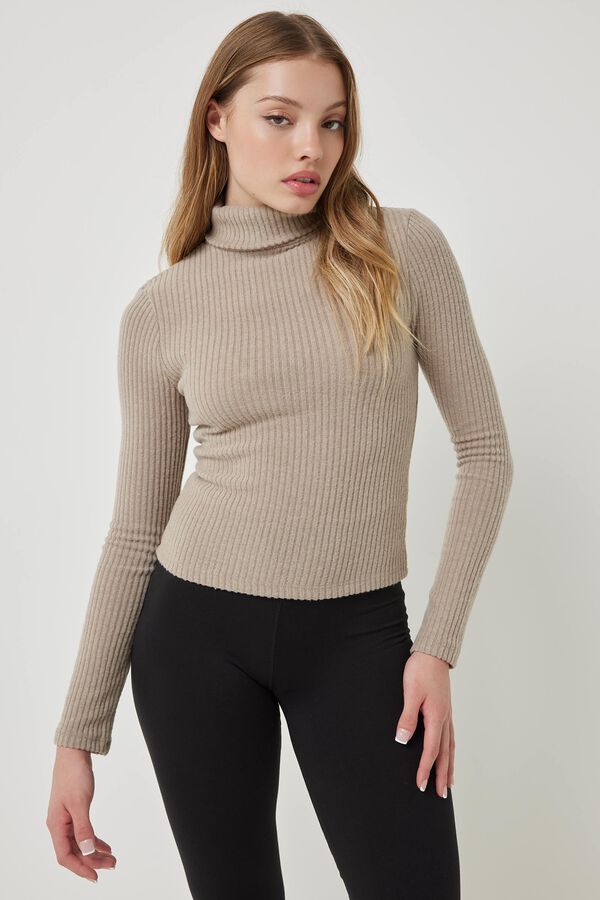 Brushed Rib Turtleneck Sweater | Ardene
