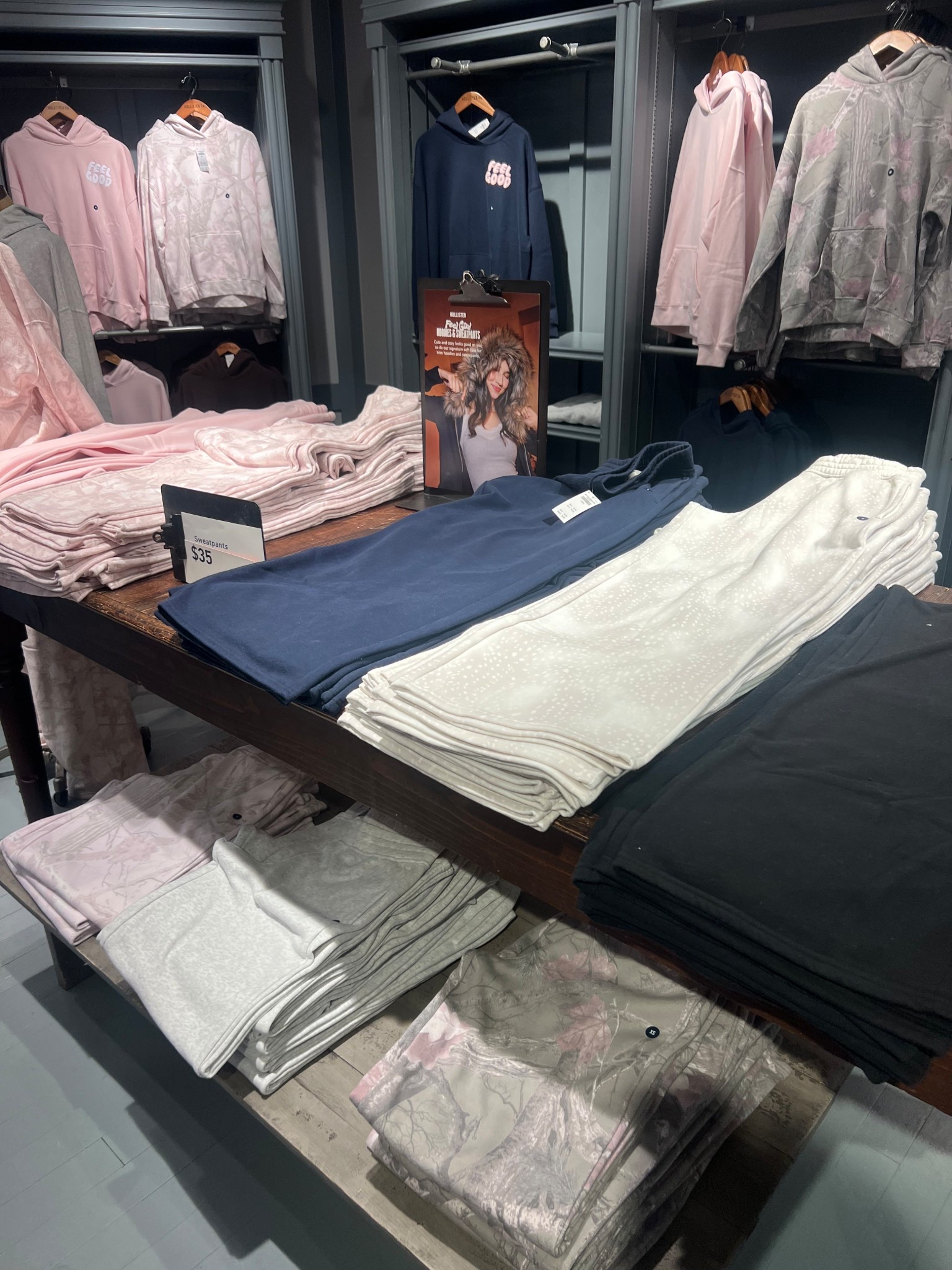 Hollister Finds for the Holidays💕🦌✨

#LTKFindsUnder100 #LTKSeasonal #LTKHoliday