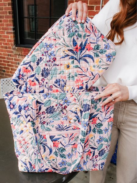 Do you remember your first @verabradley bag? Shop timeless everyday styles like the Vera Tote with the link in my bio! #verabradley #VeraBradleyPartner #VeraBradleyMoments #VBFeb24




#LTKitbag