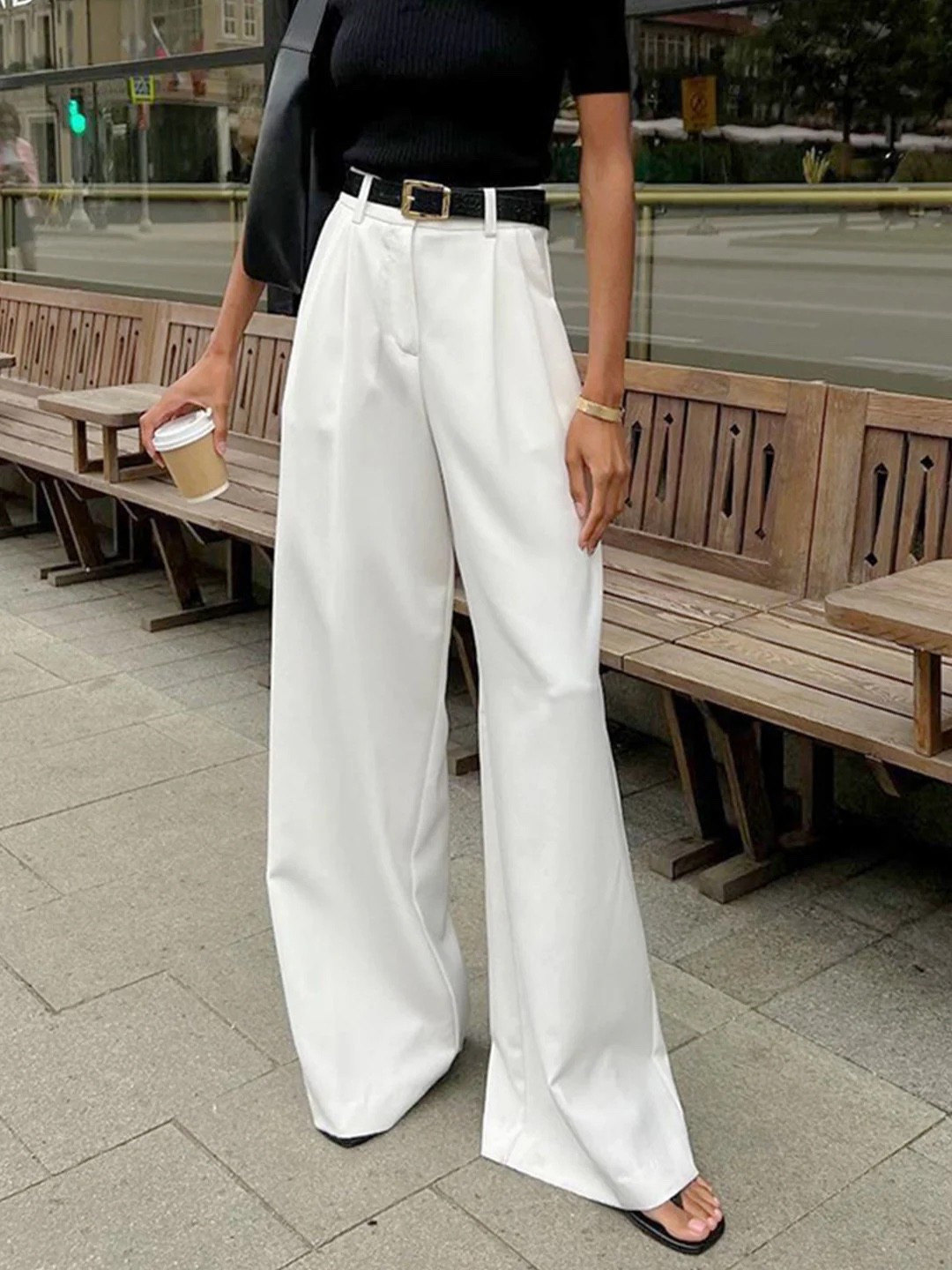 White pants

#LTKsummer #LTKworkwear #LTKstyletip