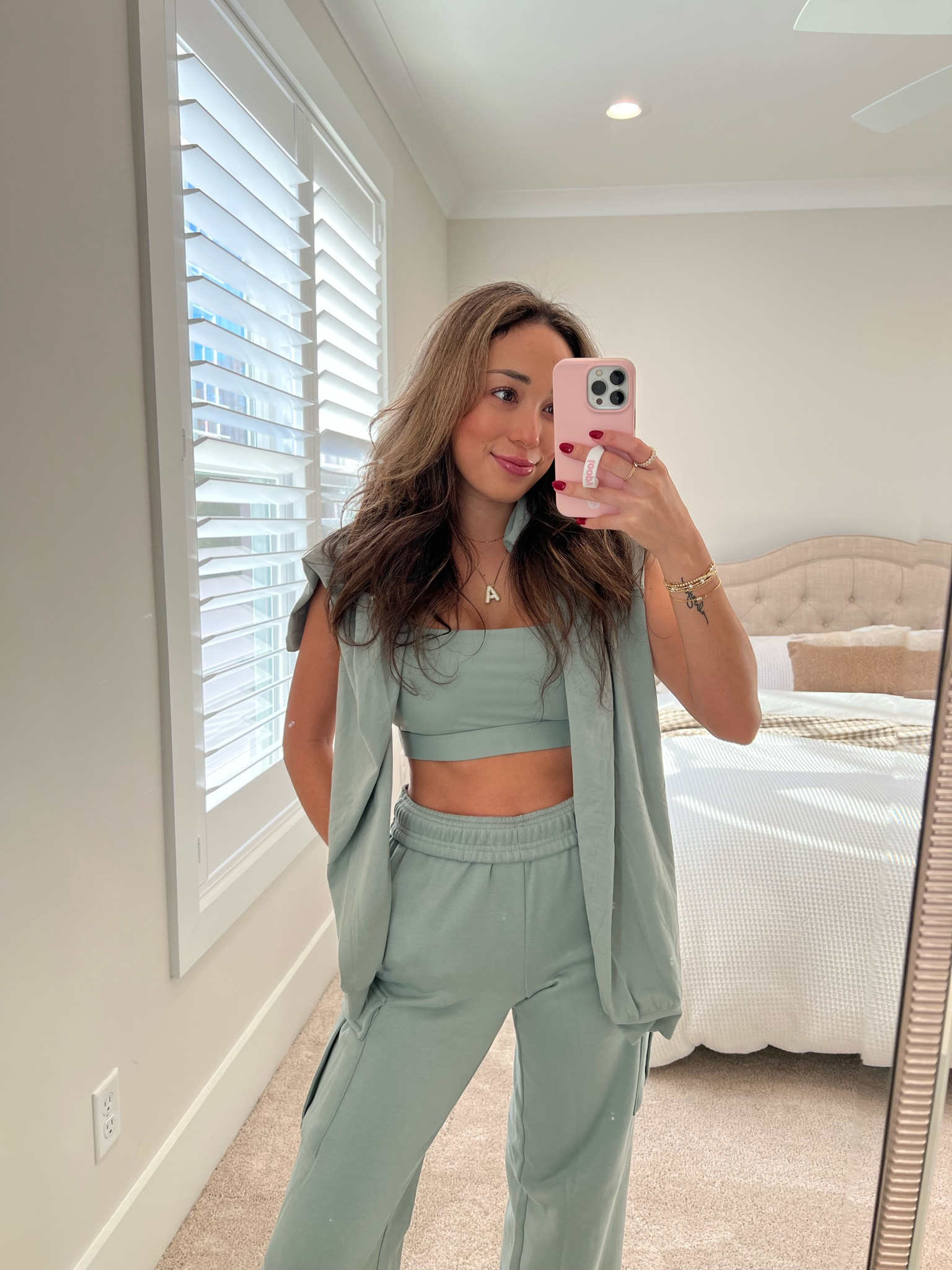 Fabletics set. Sports bra. Cargo sweatpants. Casual outfit 

#LTKHoliday #LTKSaleAlert #LTKGiftGuide