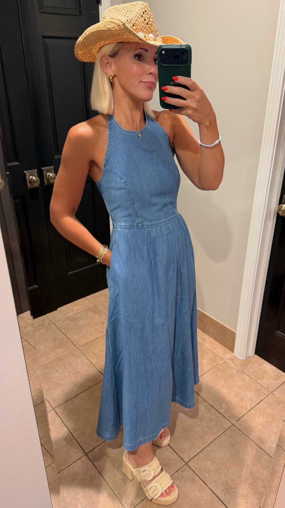 Summer country concert ready! 🤠🎶 dress is size XS regular #summerdress #denimdress #concertoutfit #sale

#LTKmomlife #LTKPetite #LTKSaleAlert