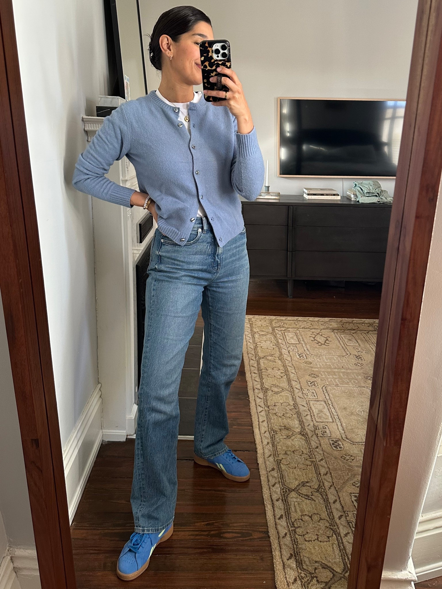 Easy weekend outfit! 

TTS - sweater and tee XS