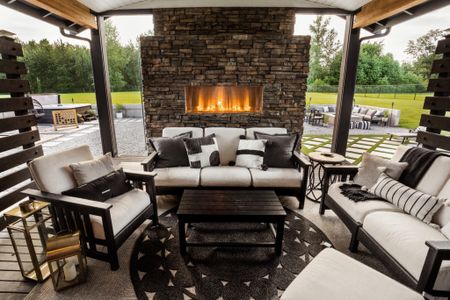 Modern patio design


Dream patio  outdoor fireplace  outdoor furniture  outdoor modern furniture  outdoor patio  tarynwhiteakerr

#LTKHome