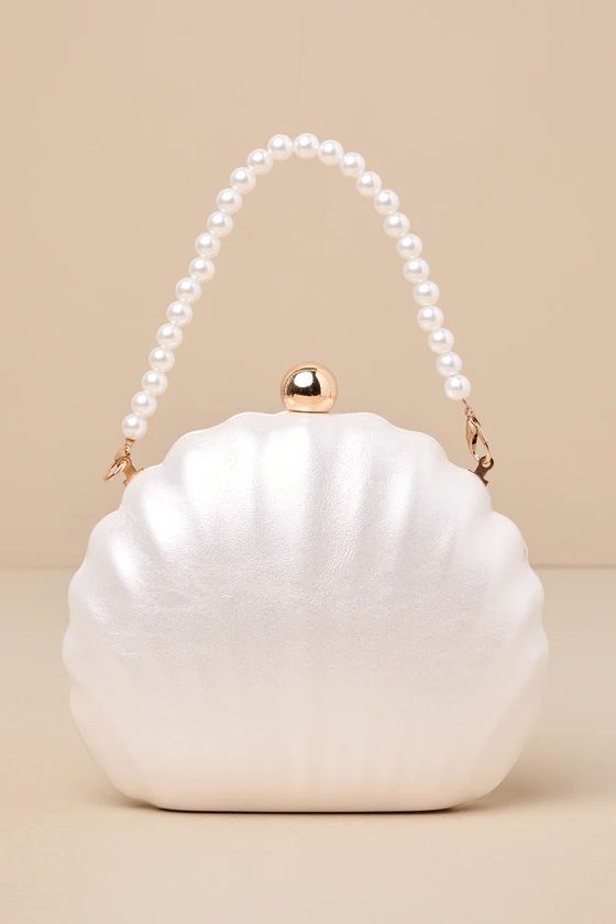 Aquatic Admiration Silver Seashell Pearl Hard Clutch | Lulus