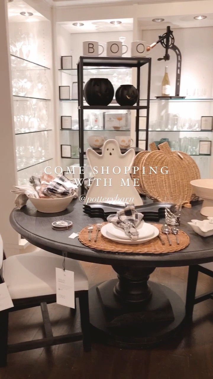 #halloweendecor #spookydecor #fallhomedecor #halloweenhomedecor 

#LTKhome #LTKHalloween #LTKSeasonal