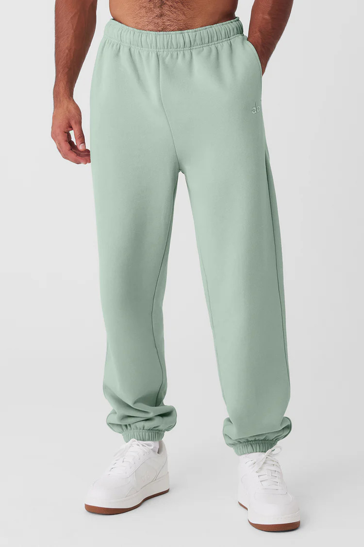 Accolade Sweatpant - Icy Sage | Alo Yoga (US)