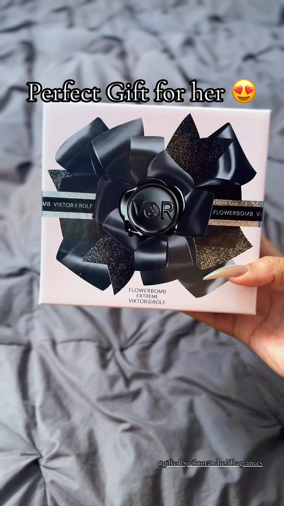 The perfect gift for her! Floral and spicy notes for the perfect combo 😍