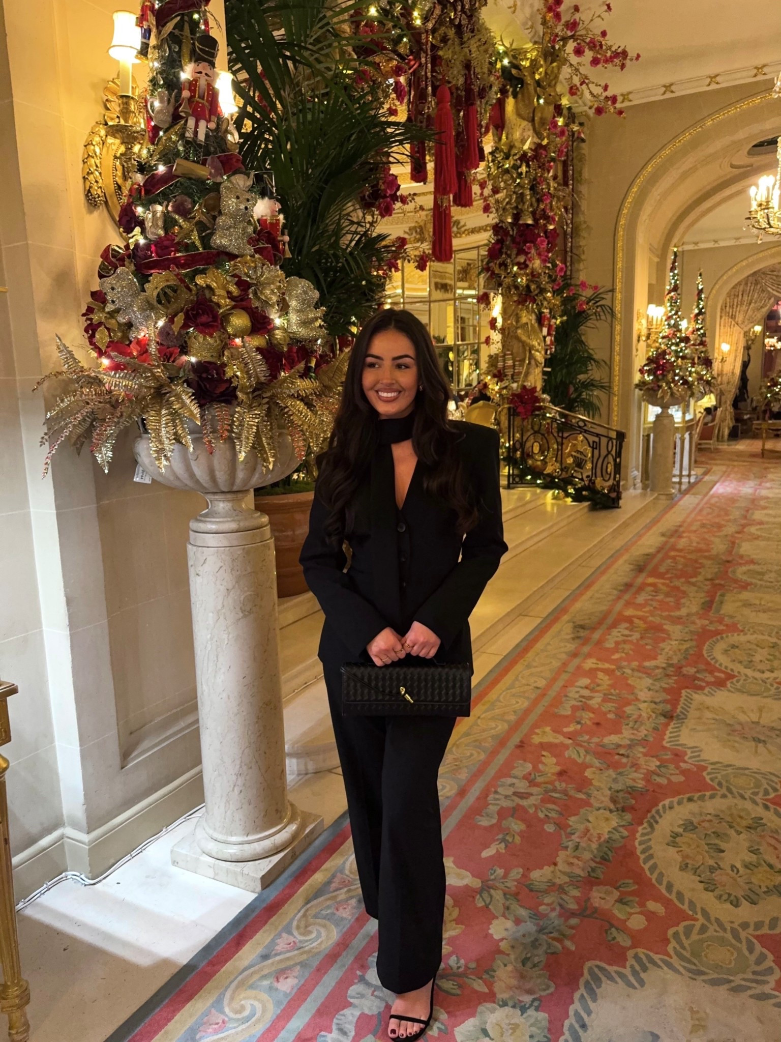 Christmas outfit, black blazer, black date night outfit, NYE outfit, New Year’s Eve outfit

#LTKfestive #LTKpartywear #LTKdatenight