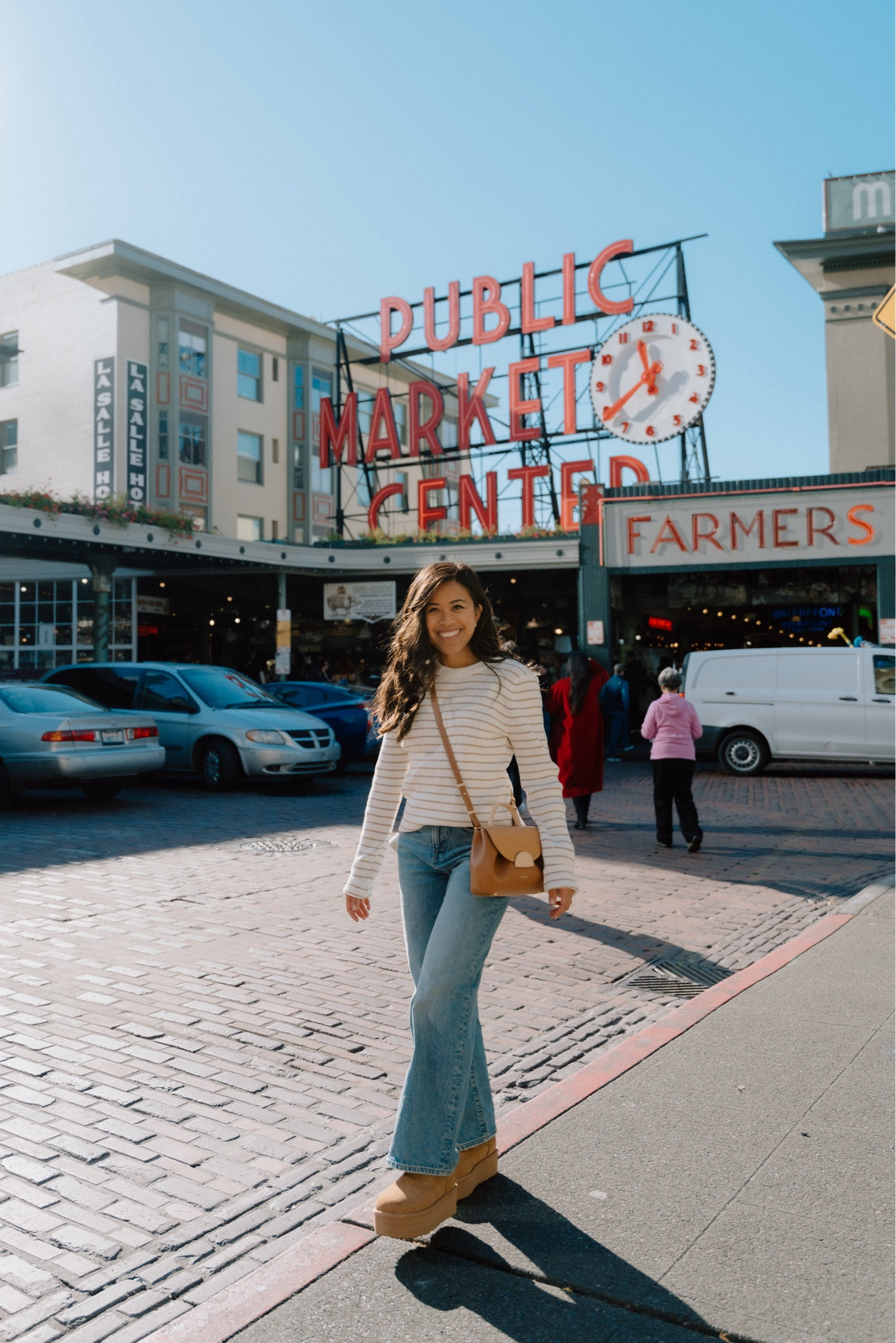Beautiful day in Seattle! I wore my UGG boots, Madewell jeans, and top from Nordstrom Rack for an afternoon at Pike Place Market. 

#LTKSeasonal #LTKStyleTip
