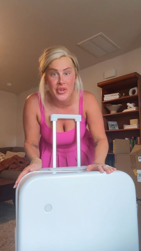 Suitcase 💗💗

#LTKVideo #LTKItBag #LTKTravel