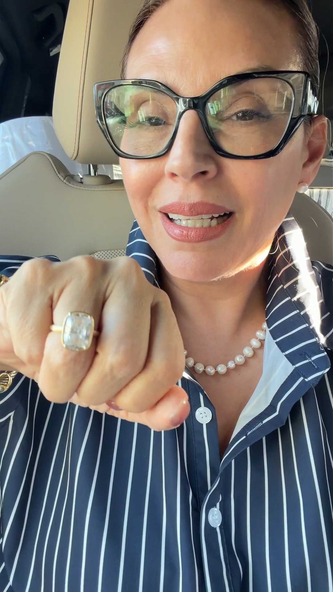 A donde voy me “chulean” este anillo 💍 

#LTKOver40 #LTKootd