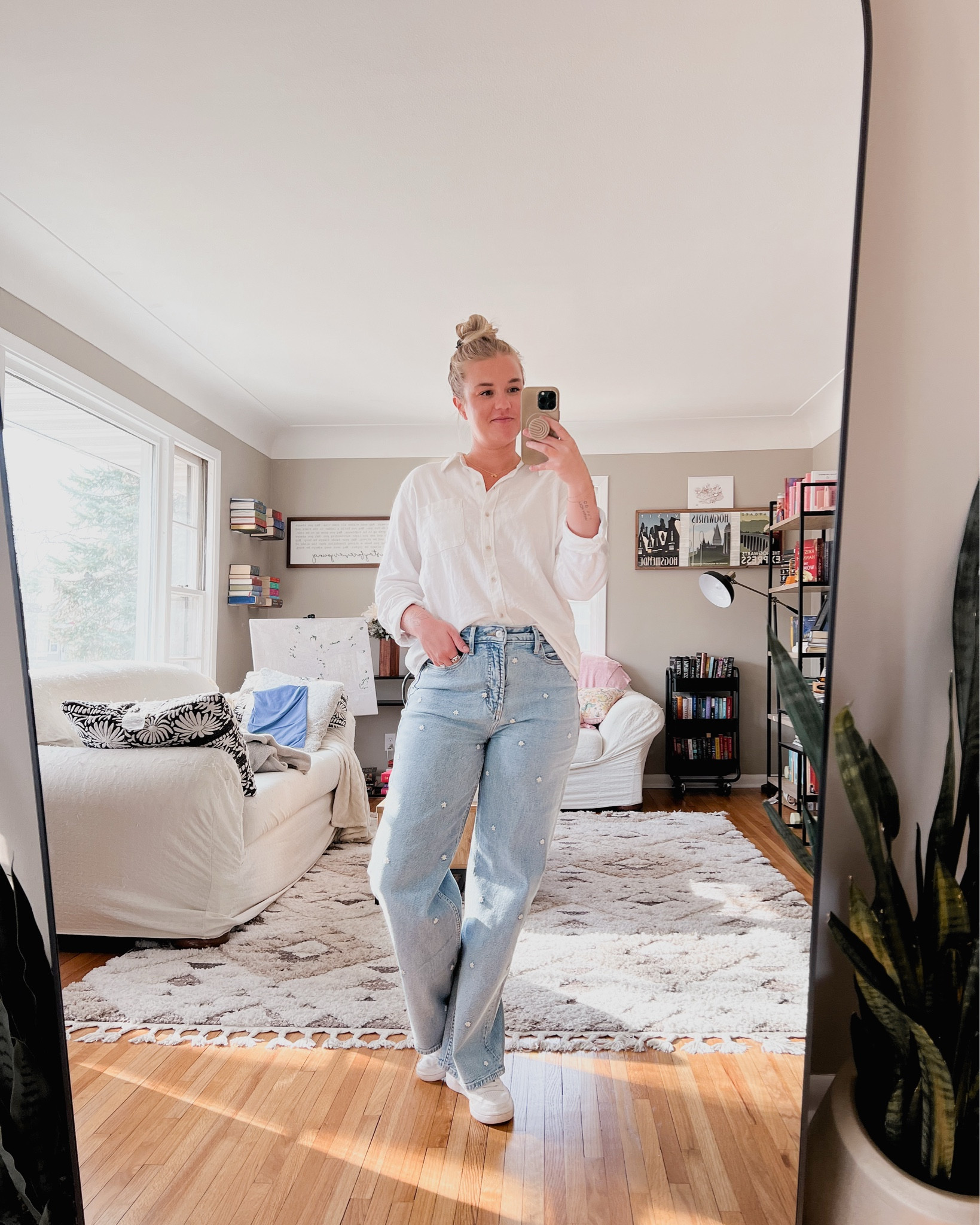 Happy First Day of Spring from me and these jeans!! 

And also my new mirror that lets me do full length OOTD’s again! What a time to be alive! 



#LTKFindsUnder50 #LTKSeasonal #LTKHome