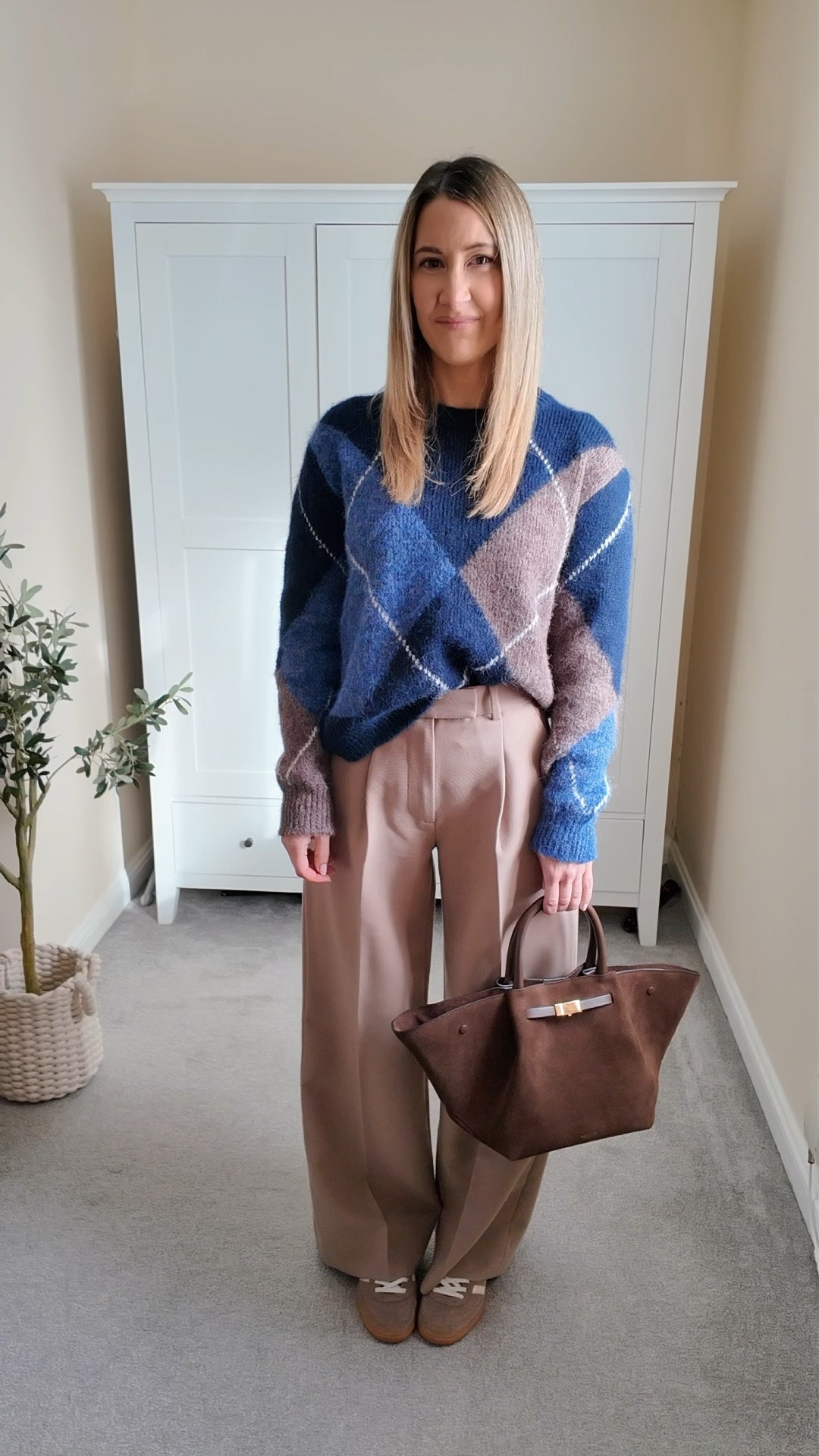 Easy outfit inspo 🤍
Knit Zara - 5755/052

#LTKpetite #LTKspring #LTKuk