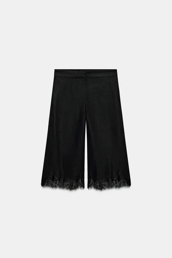 Model height: 176 cmLong Bermuda shorts in a linen blend. Mid-waist with an elasticated back wais... | Zara UK