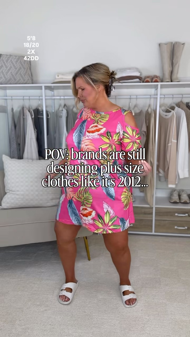 Wearing a size 2 in everything here! And a 20 in the Jean shorts! Plus size fashion, everyday outfit ideas, torrid haul, torrid fashion, midsize outfits, spring fashion