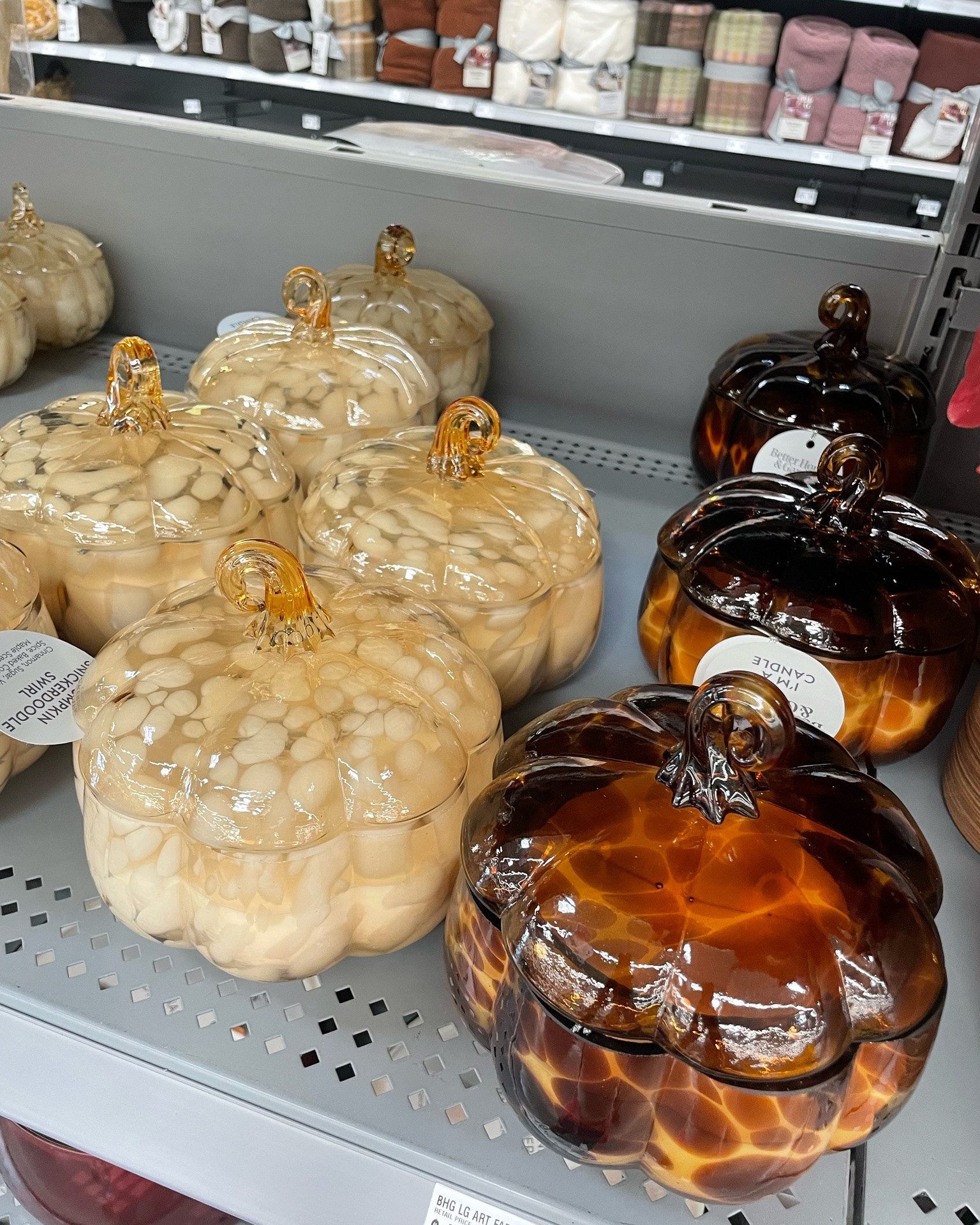 Walmart fall home finds you need to see 🍂🤎 If you’re looking for affordable fall home decor that gives your space that cozy, elevated Pottery Barn-inspired look, these are SO good.

Think cozy fall candles in seasonal scents, luxe-looking home decor, and the viral throw blanket you’ll want to grab before it sells out. These Walmart home finds give you that expensive-looking, cozy fall aesthetic without the expensive price tag.

Save this for your next Walmart home decor run + shop all my fall home finds on LTK. 🛍️

#WalmartHome #FallHomeDecor #FallDecor #WalmartFinds #AffordableHomeDecor #CozyHome #HomeDecorFinds #FallHome #HomeInspiration #LuxeForLess #CozyFallDecor #LTKHome

#LTKSeasonal #LTKHome