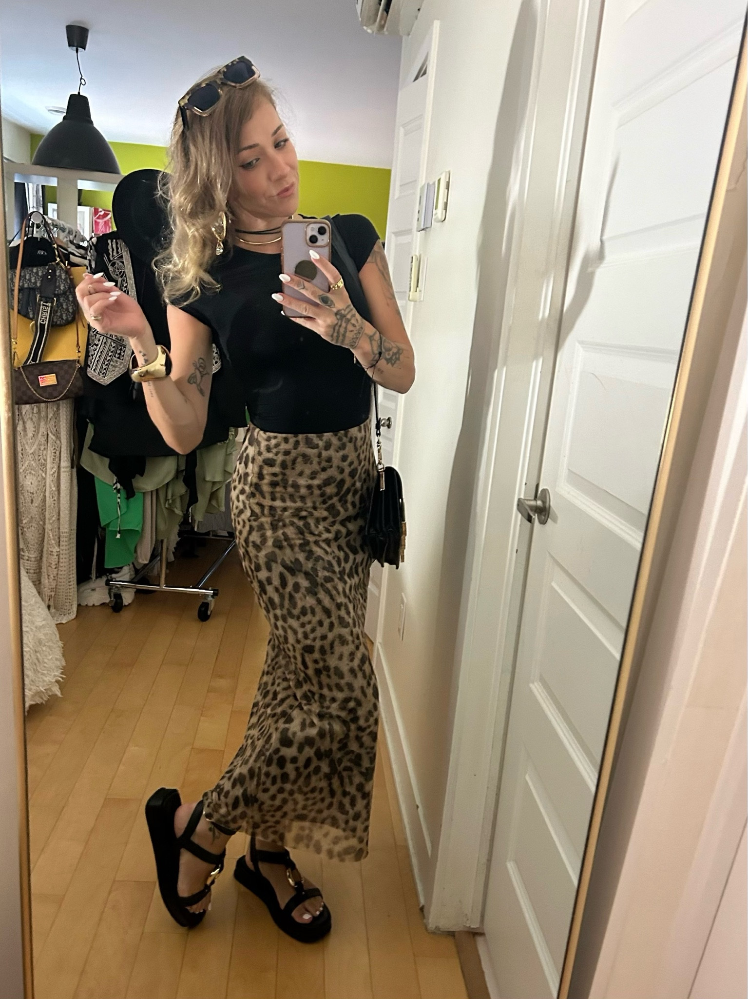 Outfit of the day 👌🏻
- - - 
Skirt is from Zara (5039/472)
Sandals are an old collection from Zara. I tried to find similar items here.

#LTKstyletip #LTKsummer #LTKcanada