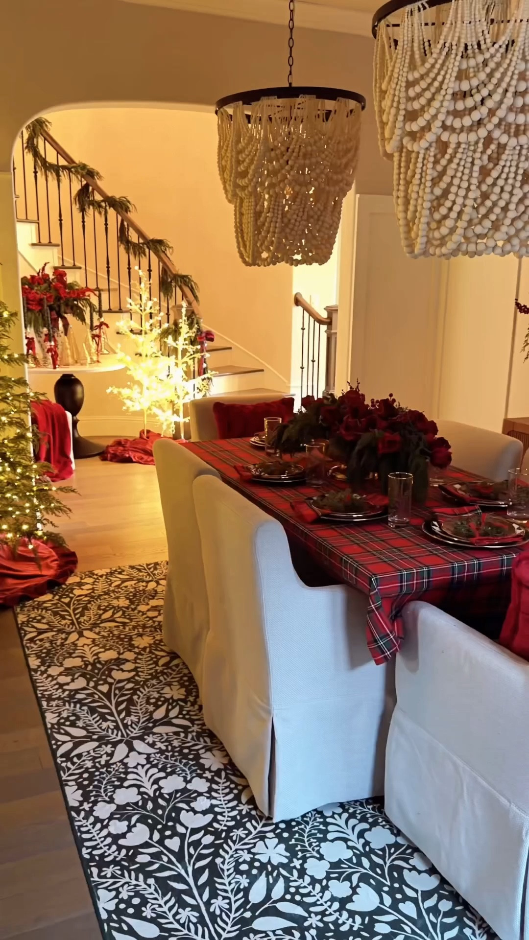 New washable holiday rugs 
Dining room Christmas decor 

#LTKHome #LTKCyberWeek #LTKHoliday