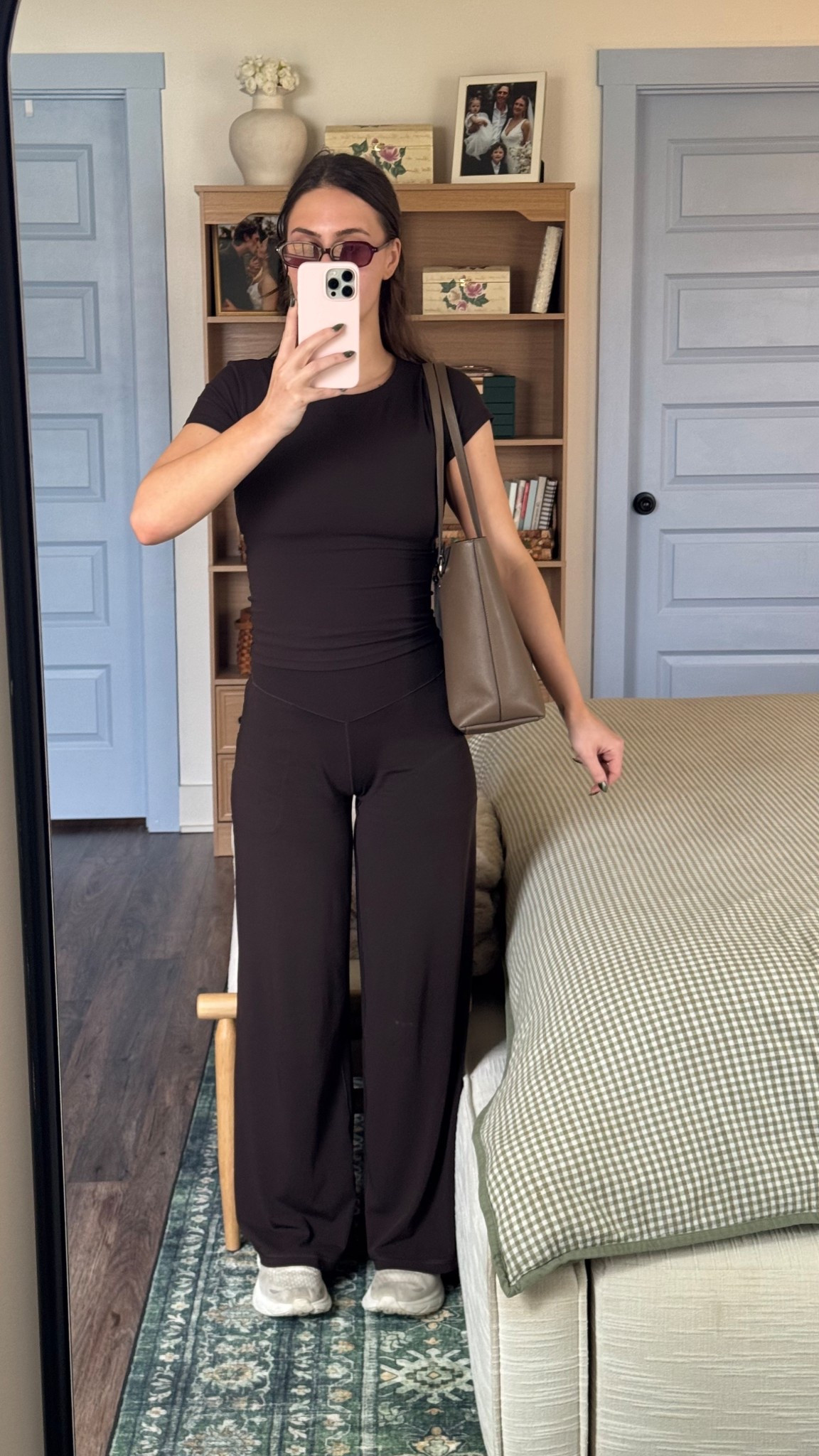 Wearing a size medium in both! @Aerie 

#LTKmomlife #LTKTravel #LTKfitnessgoals