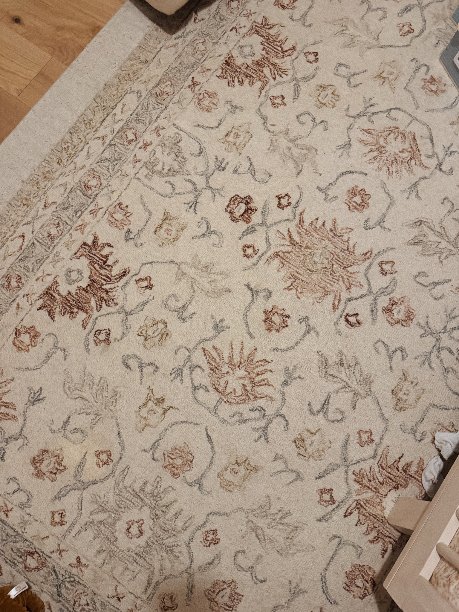 The cutest rug!! It keeps clean and easy to vacuum. barely any shedding. 
