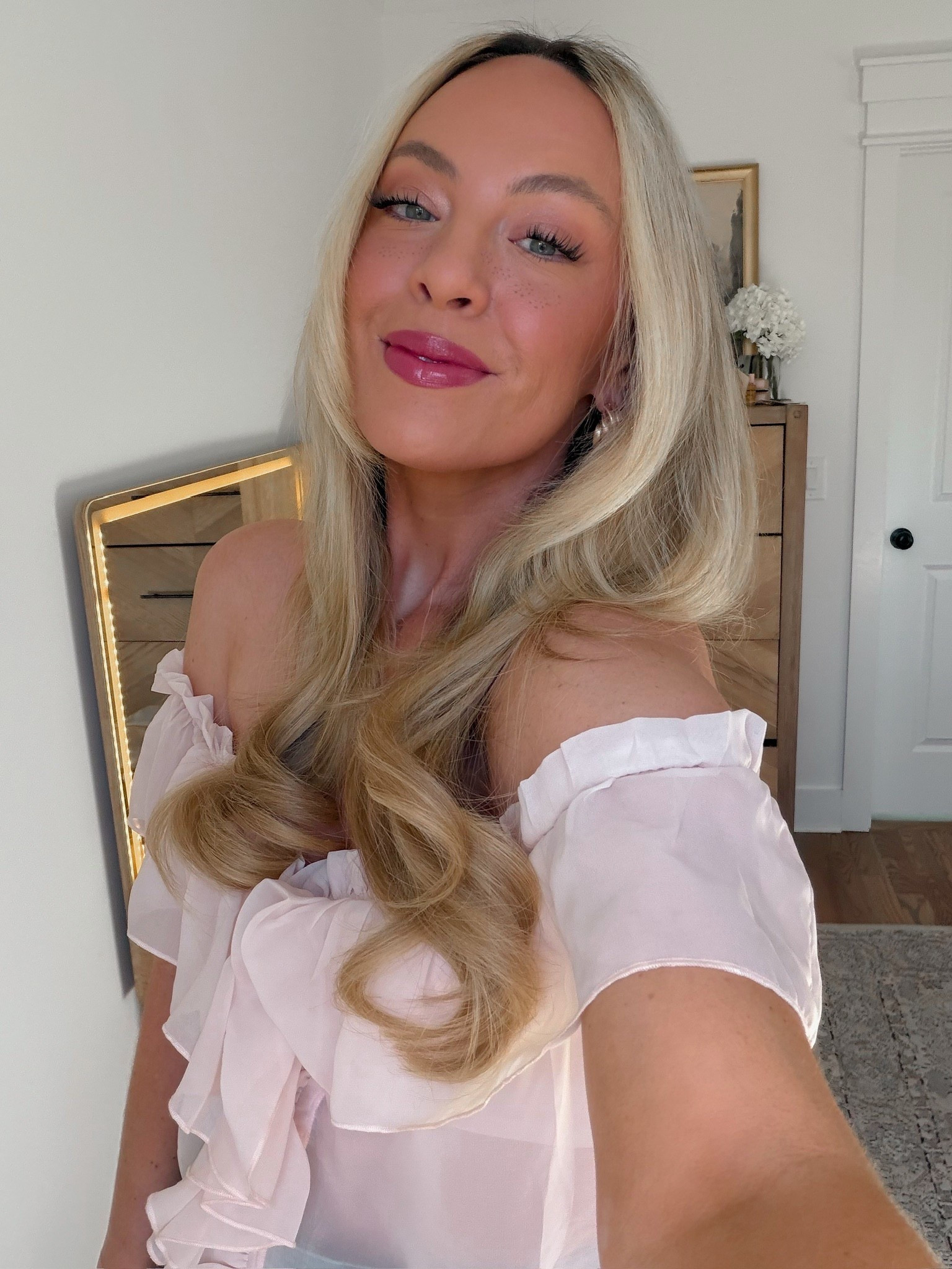 Glowy makeup for Valentine’s Day 🤍✨

#LTKBeauty #LTKSeasonal