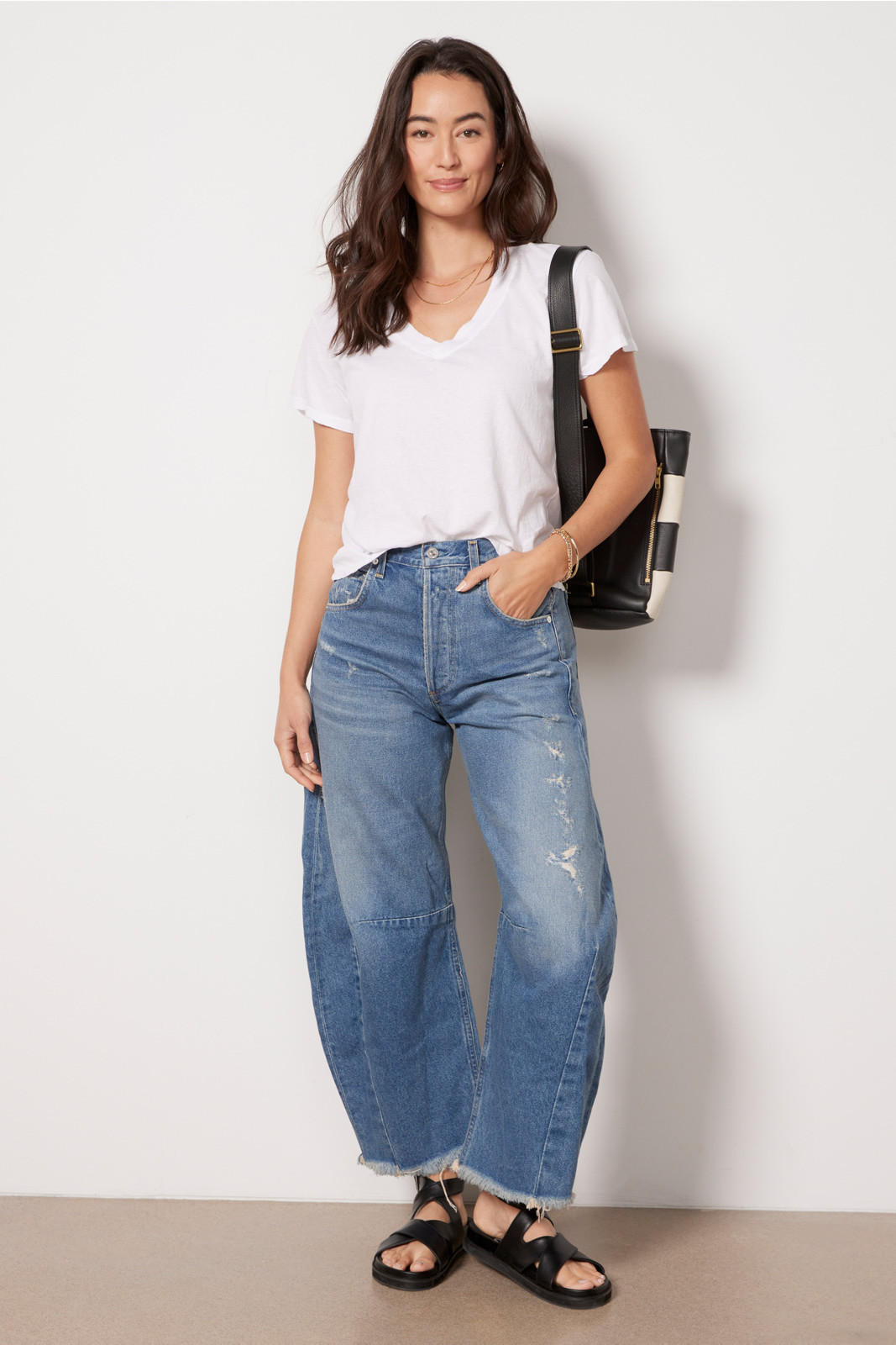 PERFECTWHITETEE Hendrix V Neck Tee | EVEREVE | Evereve