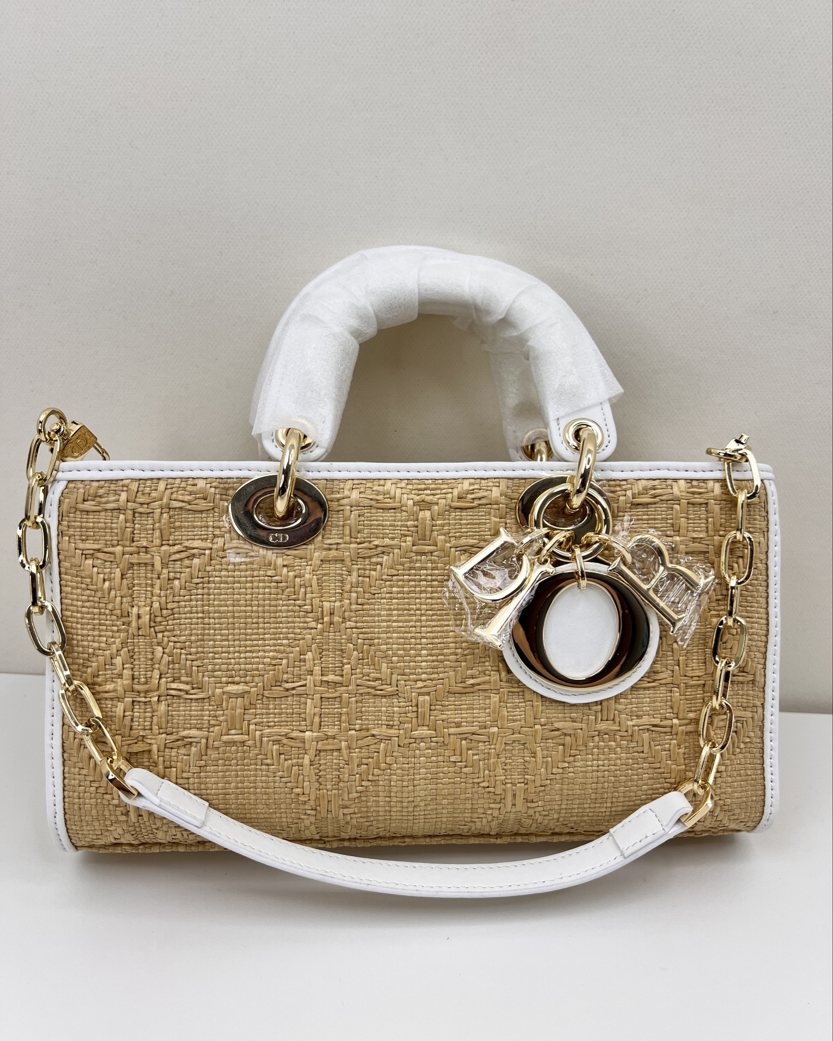 DIOR straw Bag Dior Handbag mid Bag 

#LTKfindsunder100 #LTKGiftGuide #LTKworkwear