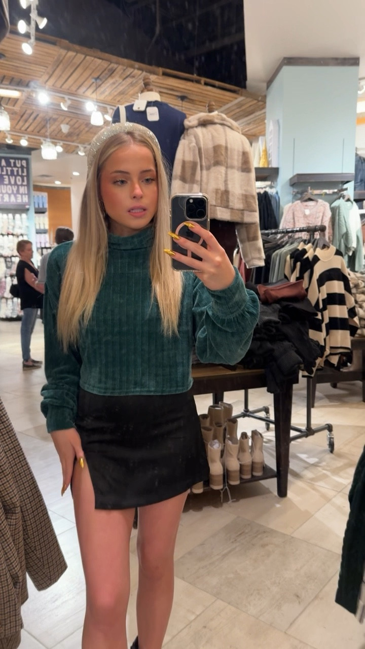 Perfect Christmas outfit!!

#LTKHolidaySale #LTKVideo #LTKSeasonal